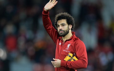 冠竞体育焦点-乌克兰队球迷制作巨型TIFO