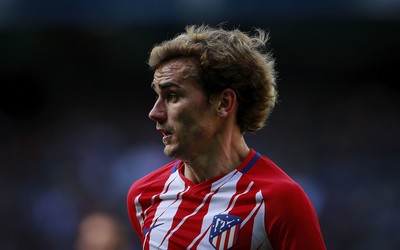 冠竞体育热评-克瓦拉茨赫利亚面对空门选择传球