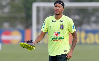 冠竞体育独家-劳塔罗点球稳稳打进